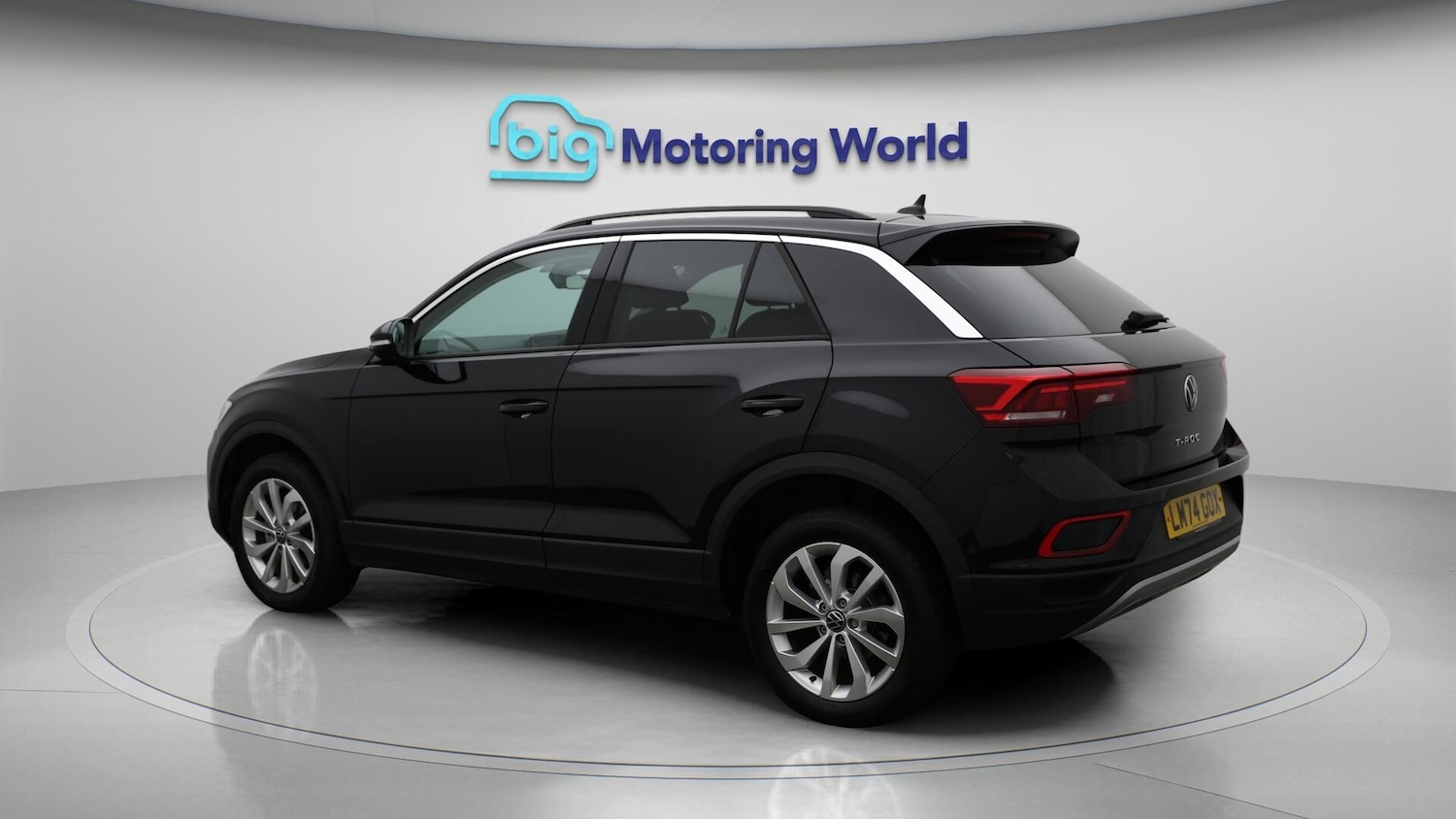 Used Volkswagen T-Roc 2024 for sale - 76381282: Photo 5