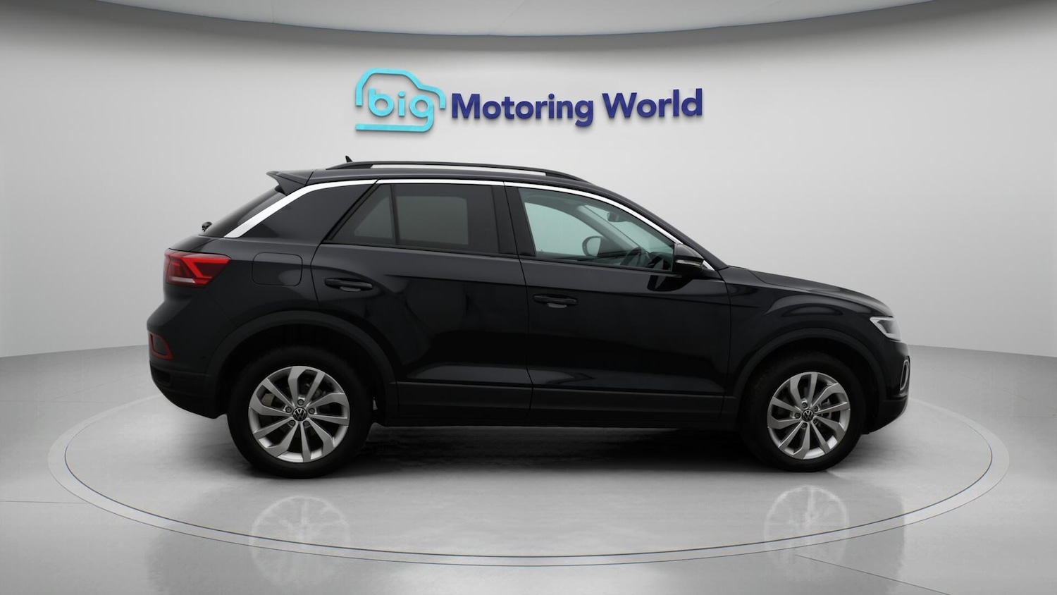 Used Volkswagen T-Roc 2024 for sale - 76381282: Photo 8