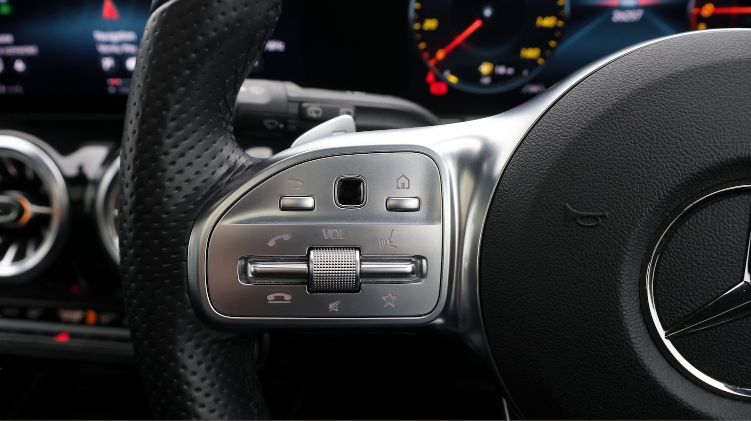 Used Mercedes-Benz GLA 2021 for sale - 77833974: Photo 24