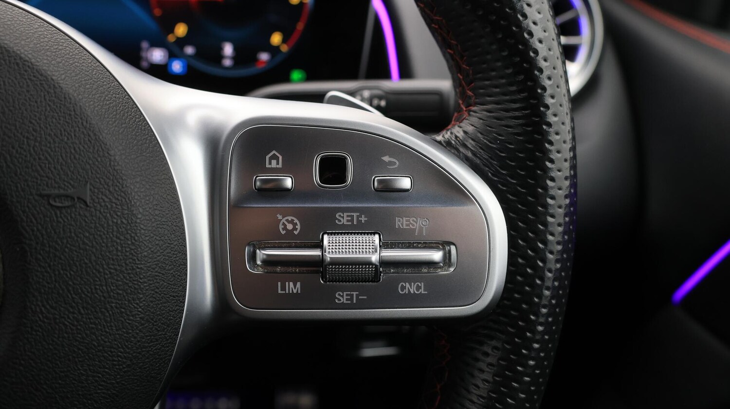 Used Mercedes-Benz GLB 2020 for sale - 76472886: Photo 27