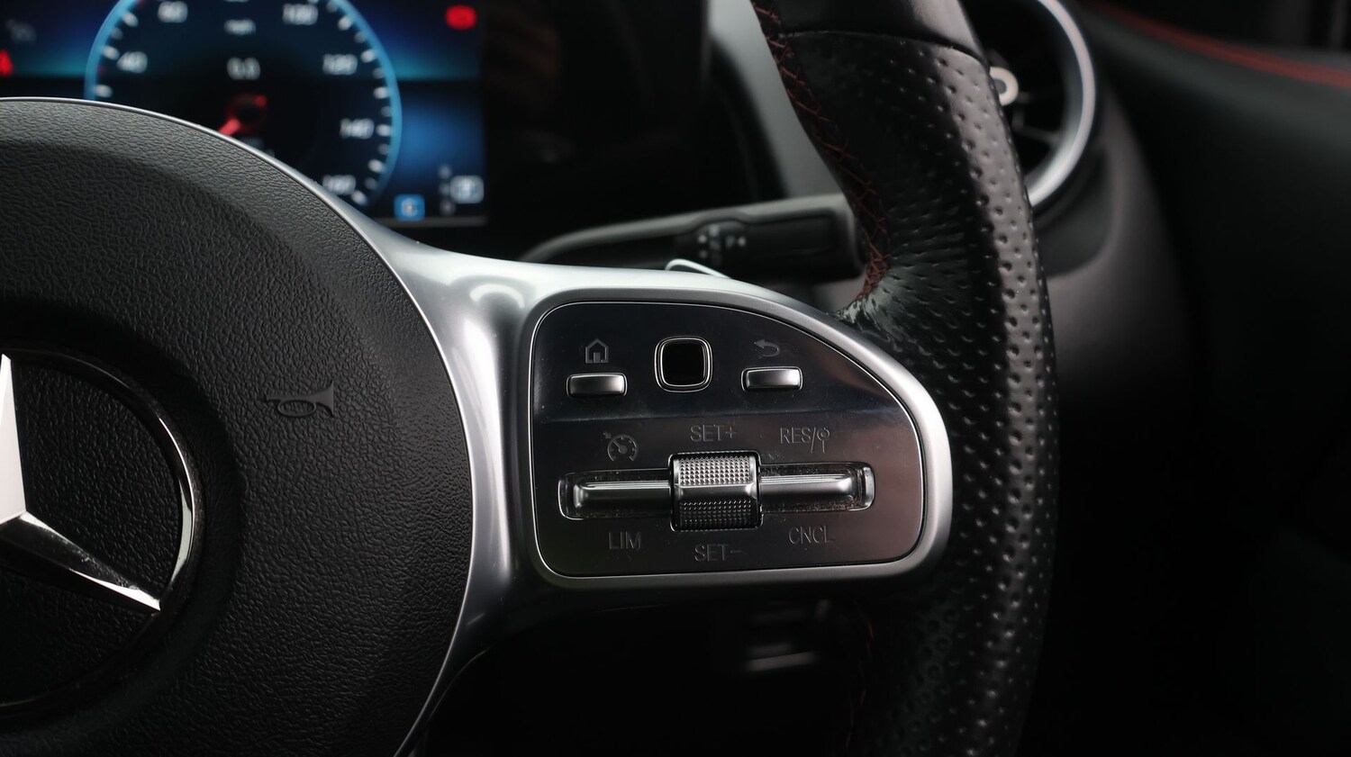 Used Mercedes-Benz GLB for sale - 77261001: Photo 27