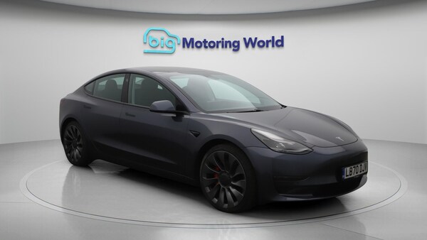 Used Tesla Model 3 2020 for sale - 76200551: Photo 2