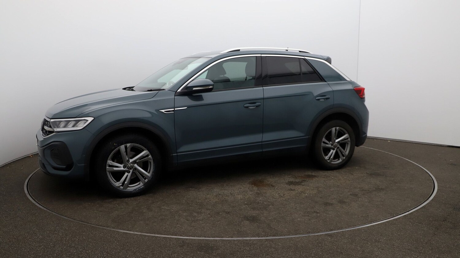 Used Volkswagen T-Roc for sale - 76811413: Photo 60