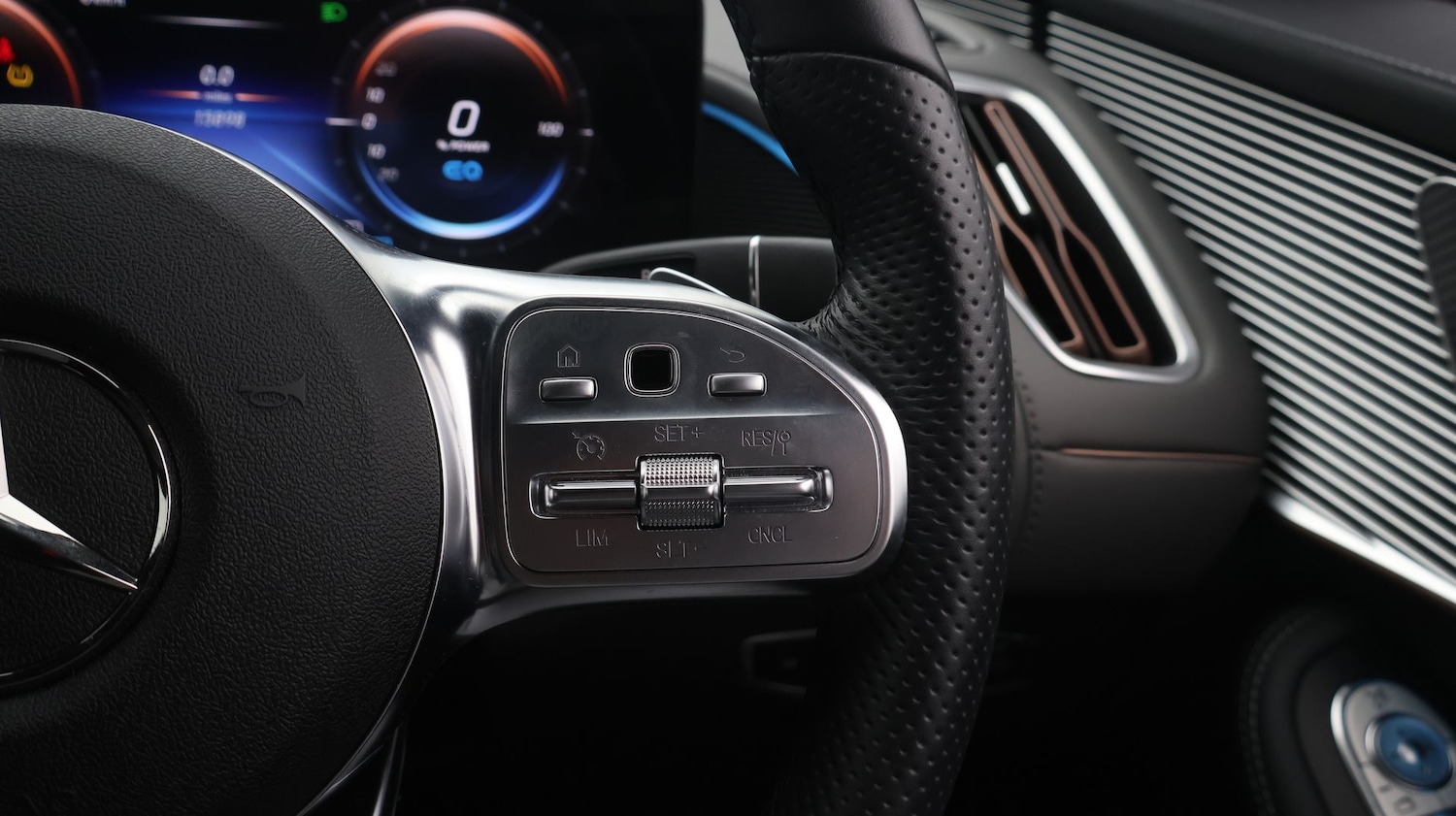 Used Mercedes-Benz EQC 2023 for sale - 77408820: Photo 29