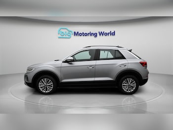 Used Volkswagen T-Roc 2024 for sale - 78253615: Photo
