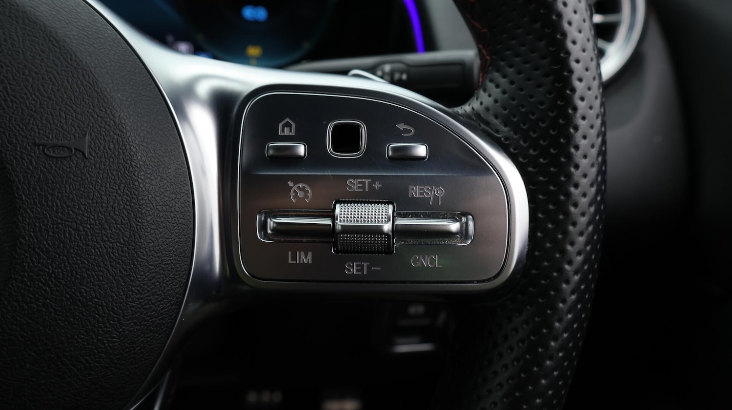 Used Mercedes-Benz EQB 2022 for sale - 76422901: Photo 28