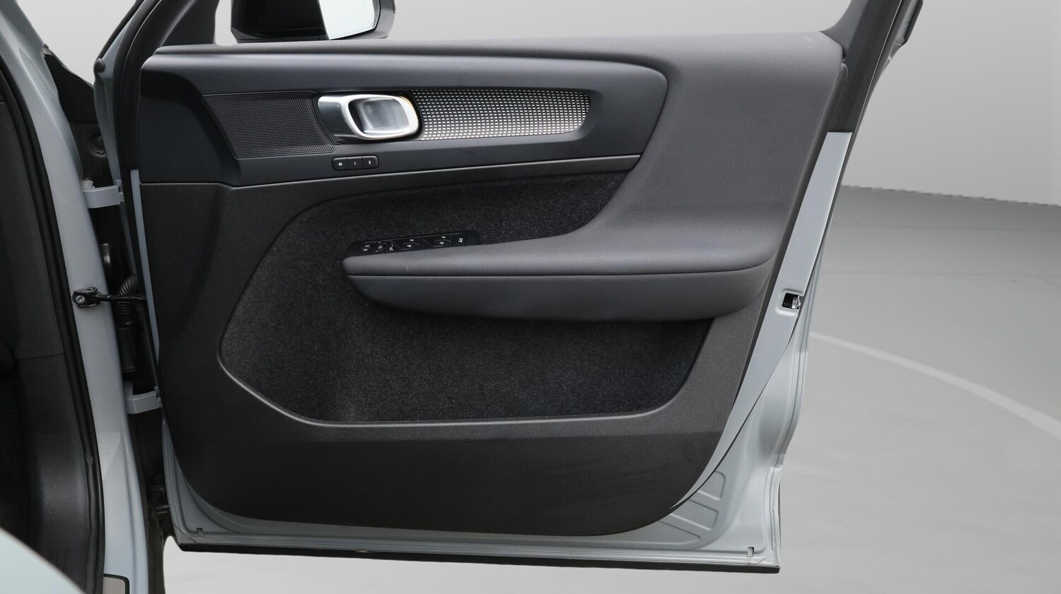 Used Volvo XC40 2025 for sale - 76765391: Photo 16