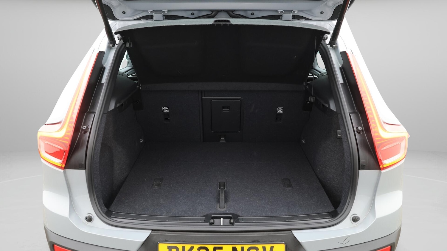 Used Volvo XC40 2025 for sale - 76765391: Photo 18