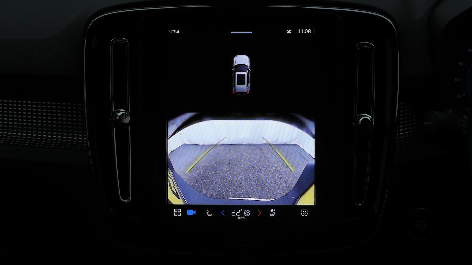 Used Volvo XC40 2025 for sale - 76765391: Photo 25