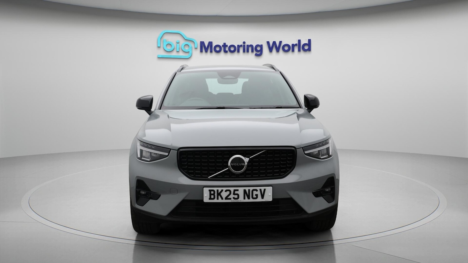 Used Volvo XC40 2025 for sale - 76765391: Photo 3