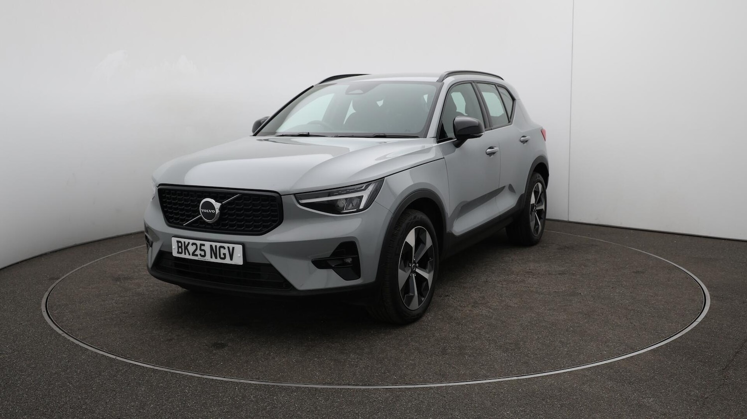Used Volvo XC40 2025 for sale - 76765391: Photo 36