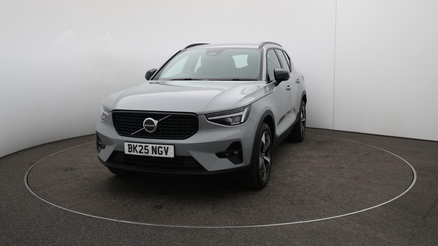 Used Volvo XC40 2025 for sale - 76765391: Photo 37