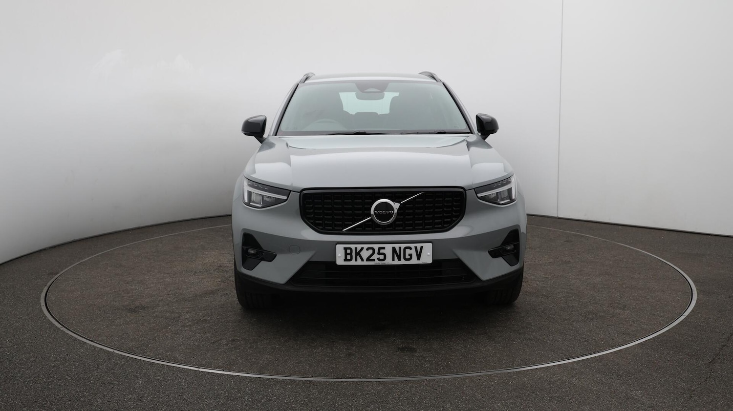 Used Volvo XC40 2025 for sale - 76765391: Photo 39