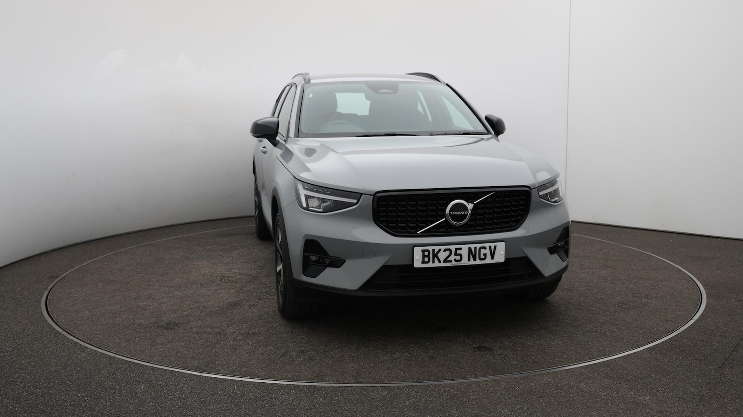 Used Volvo XC40 2025 for sale - 76765391: Photo 40