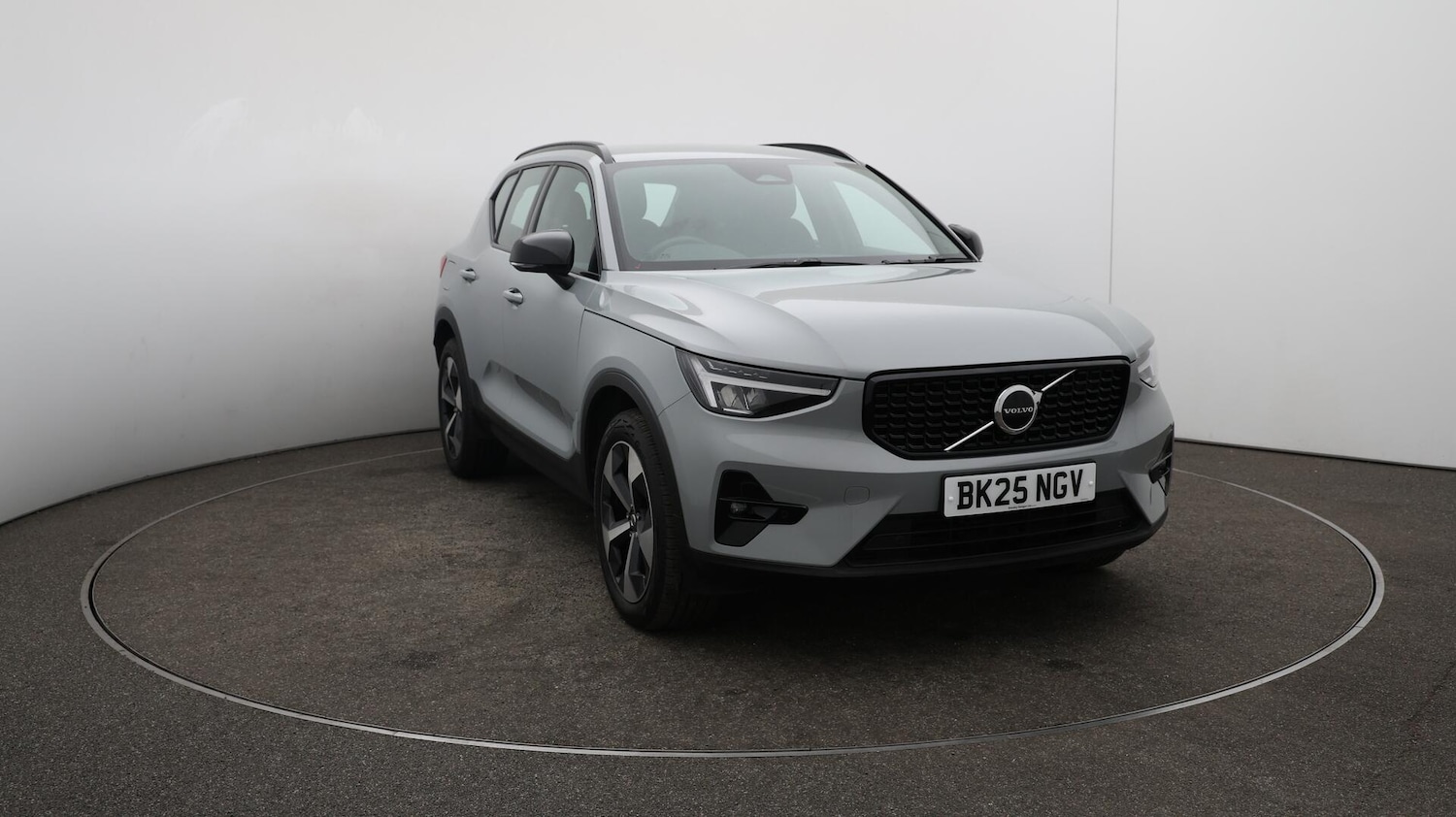 Used Volvo XC40 2025 for sale - 76765391: Photo 41
