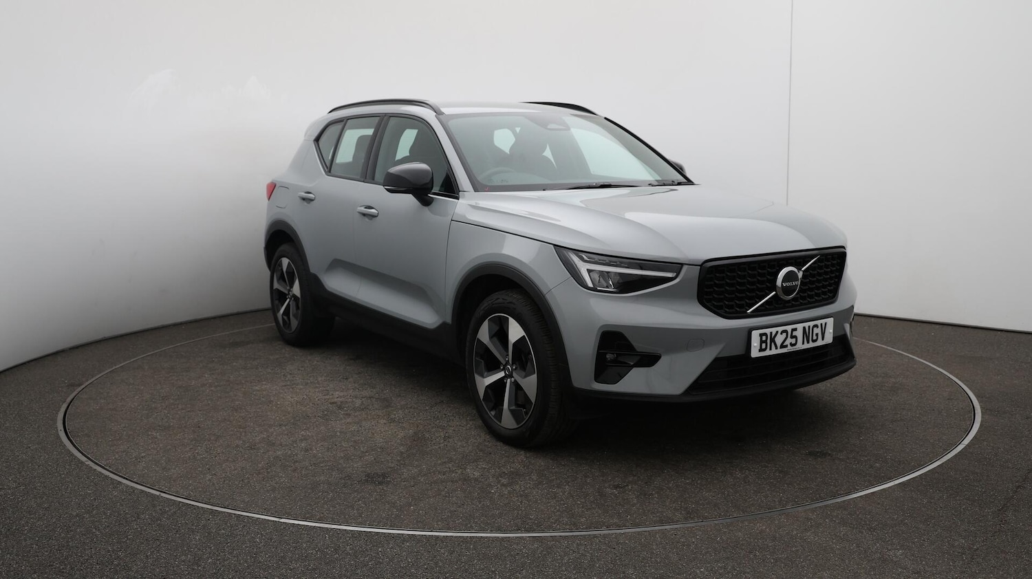 Used Volvo XC40 2025 for sale - 76765391: Photo 42