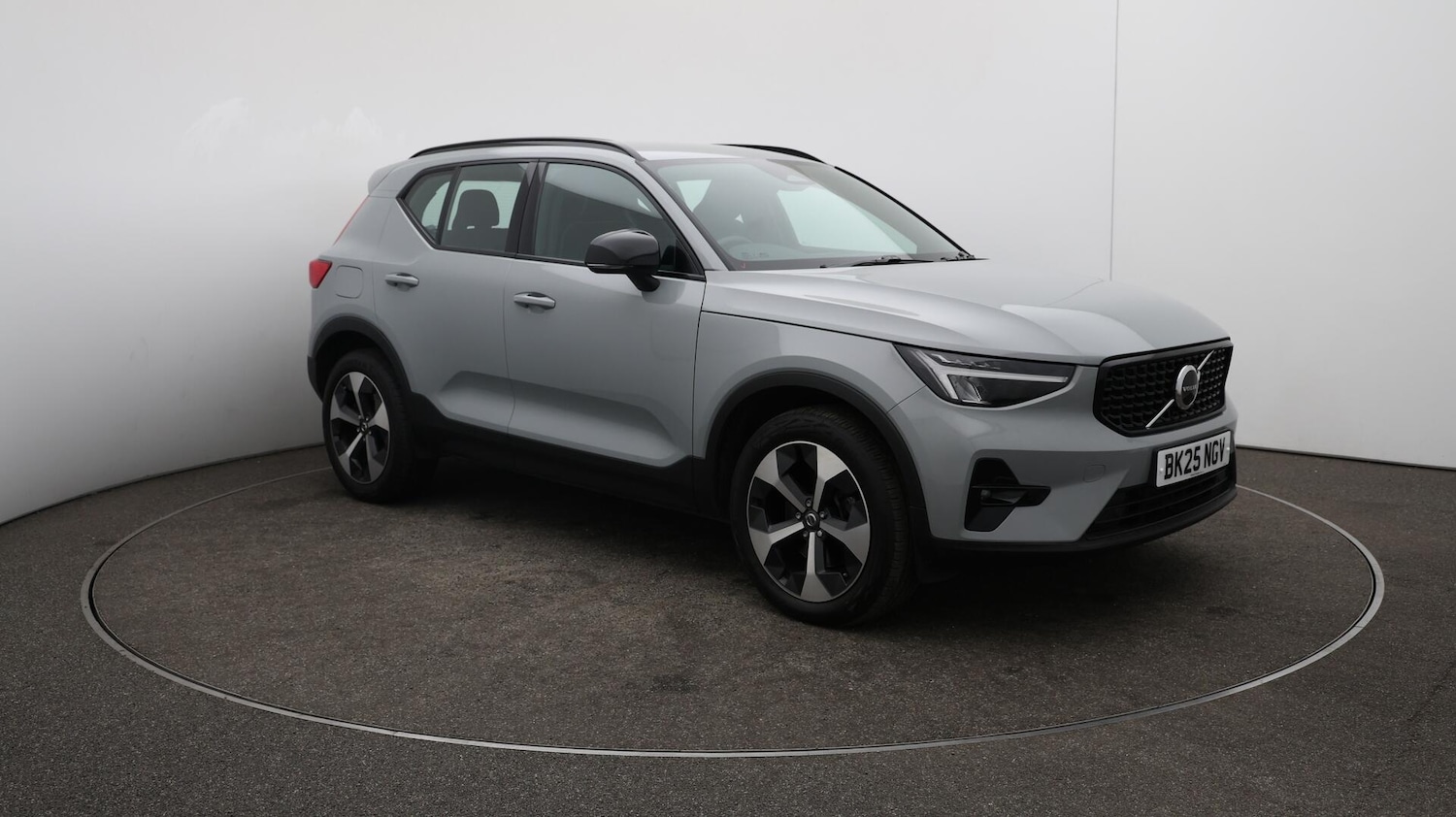Used Volvo XC40 2025 for sale - 76765391: Photo 43
