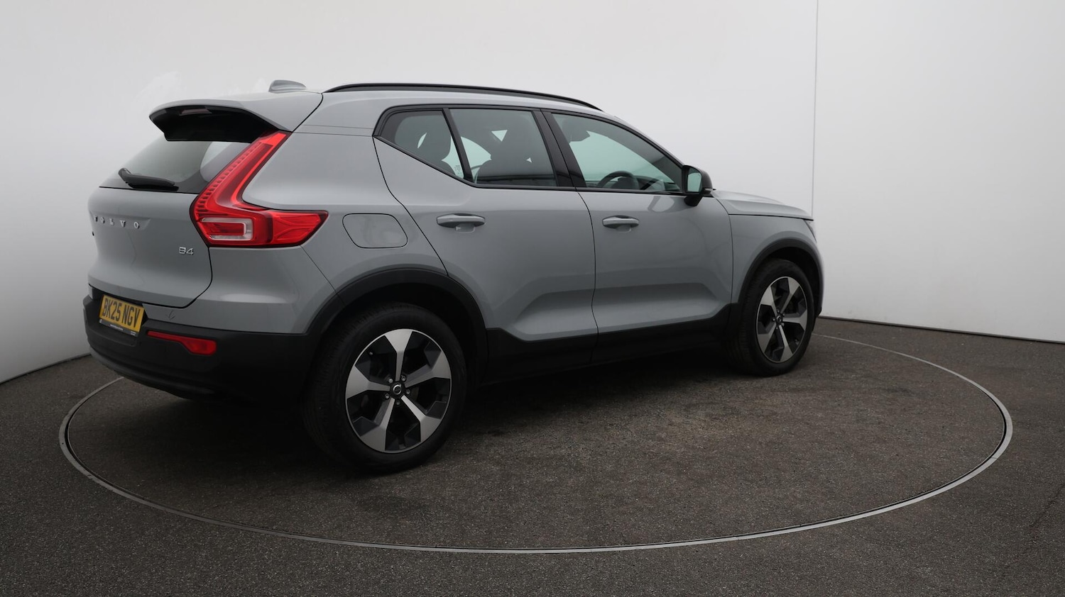 Used Volvo XC40 2025 for sale - 76765391: Photo 52