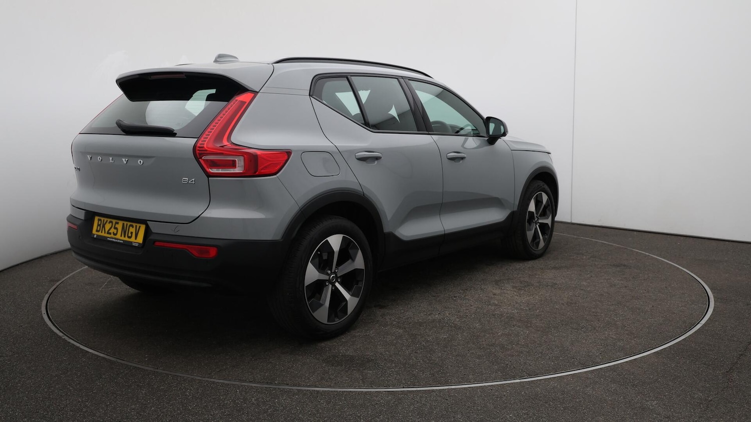 Used Volvo XC40 2025 for sale - 76765391: Photo 53