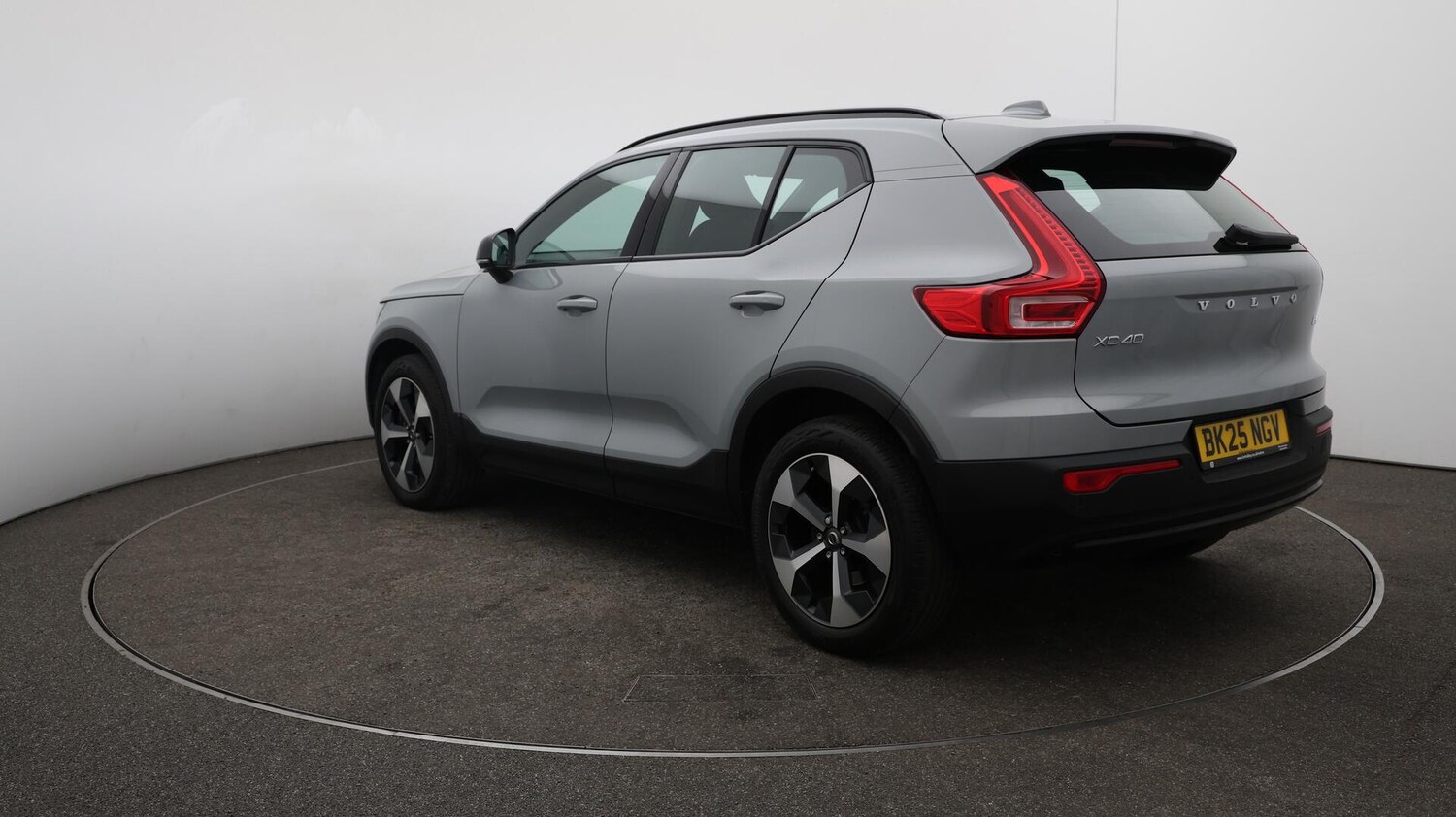 Used Volvo XC40 2025 for sale - 76765391: Photo 61
