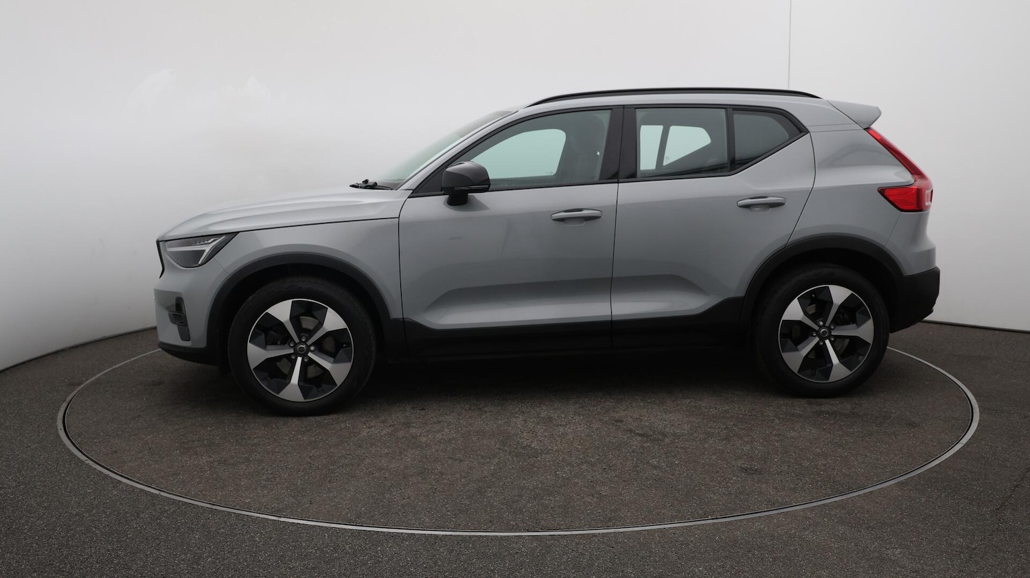 Used Volvo XC40 2025 for sale - 76765391: Photo 64
