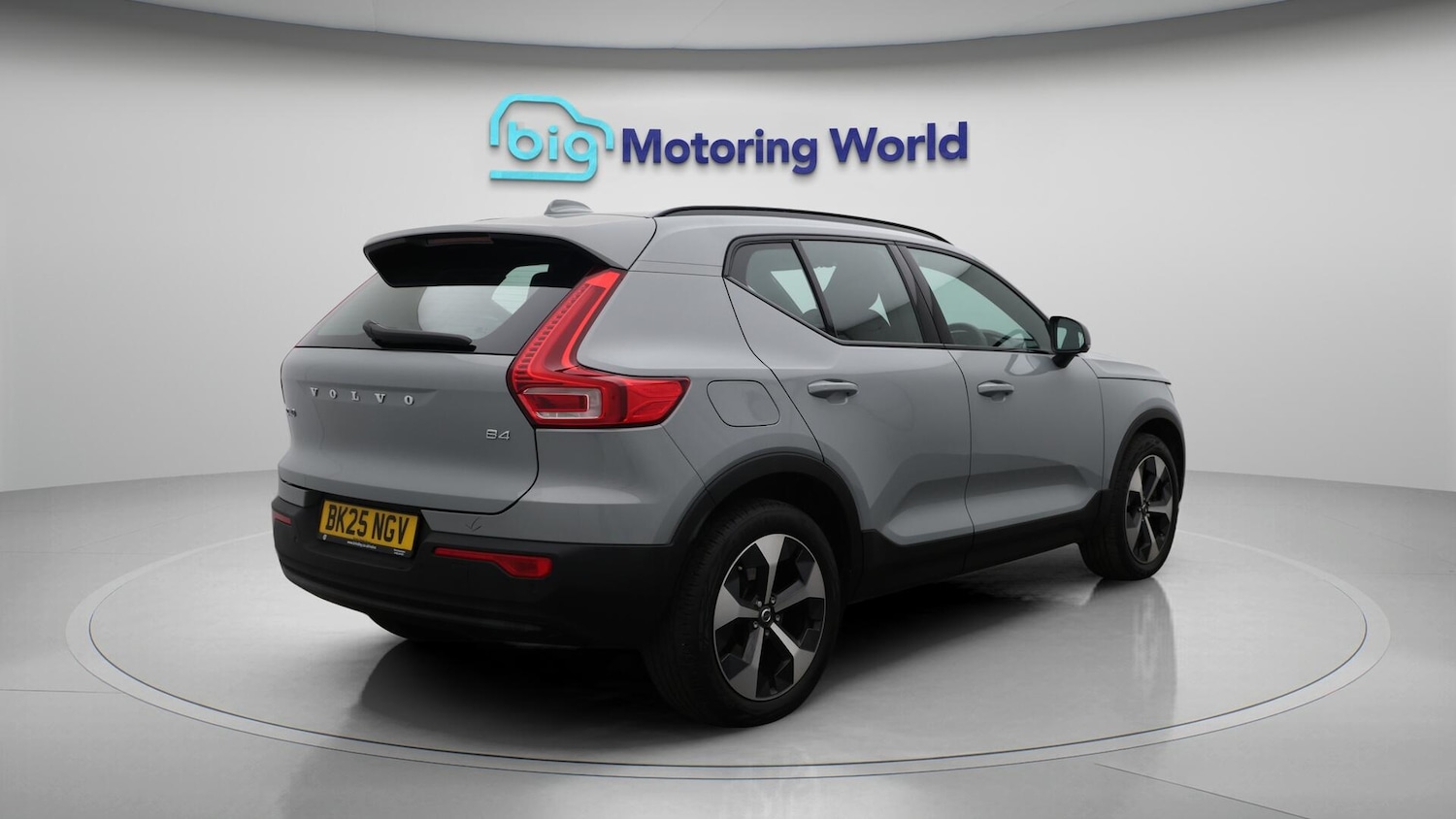 Used Volvo XC40 2025 for sale - 76765391: Photo 8