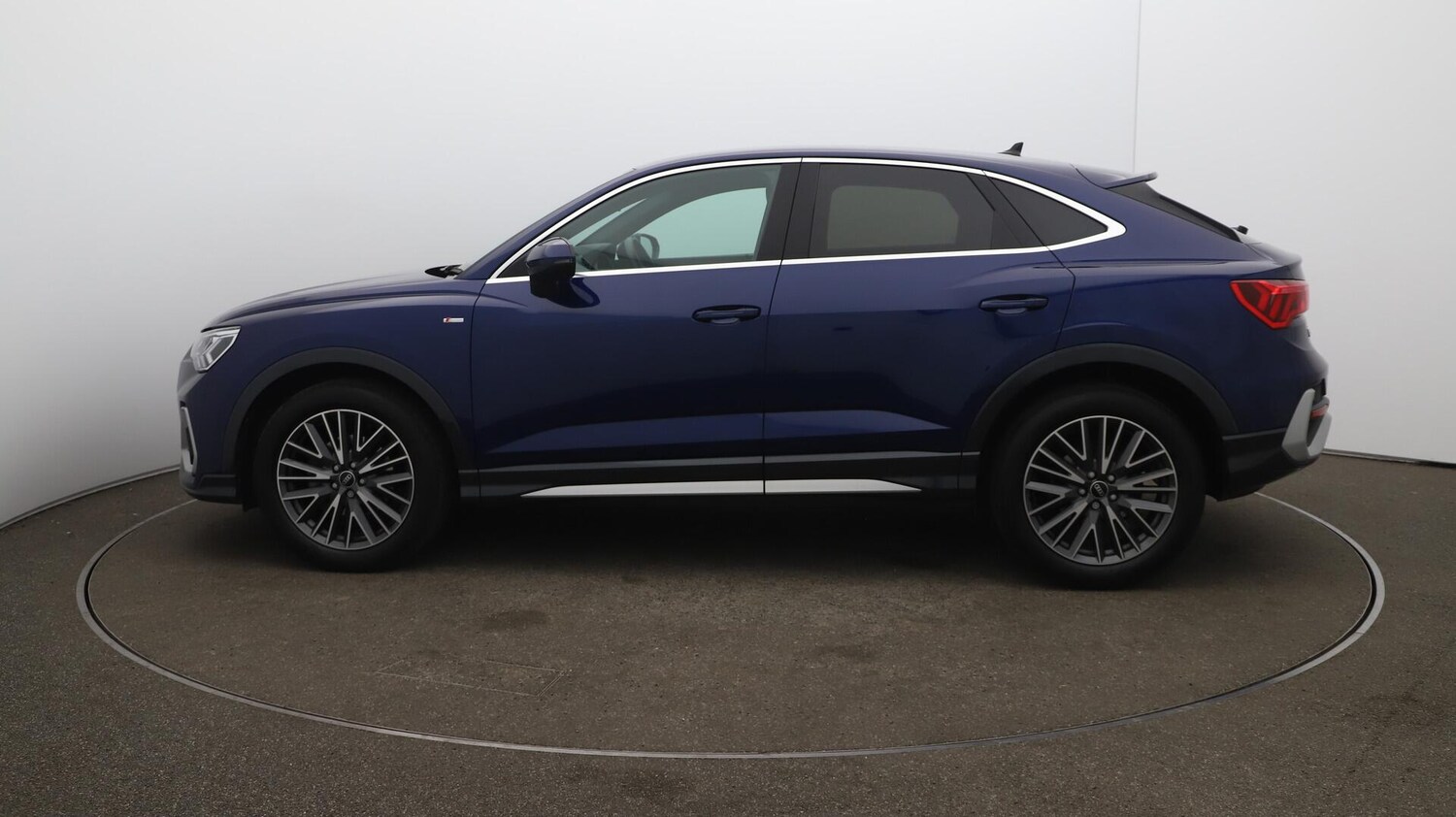 Used Audi Q3 2022 for sale - 76136354: Photo 65
