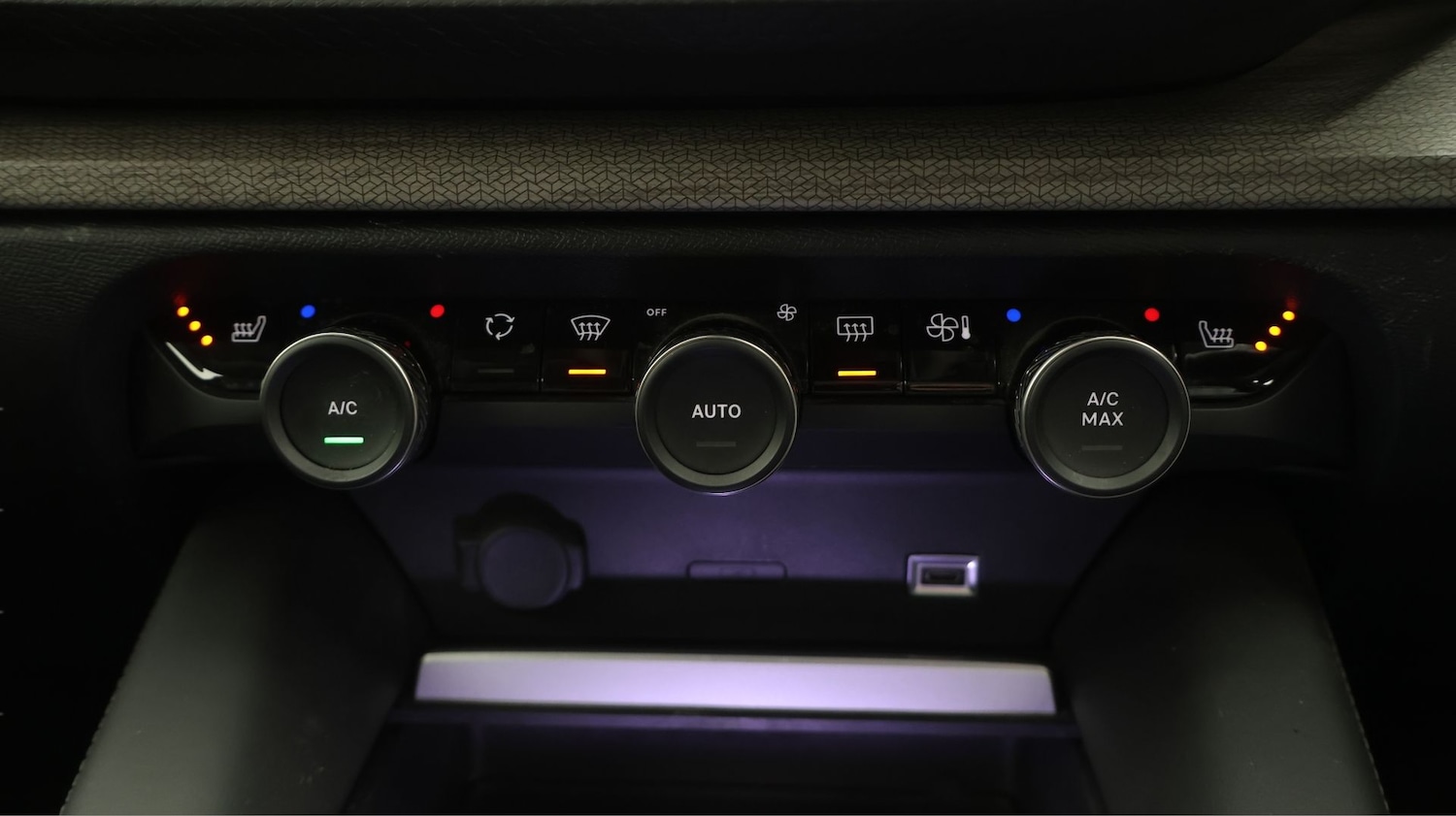 Used Citroen C5 X 2023 for sale - 77750215: Photo 12