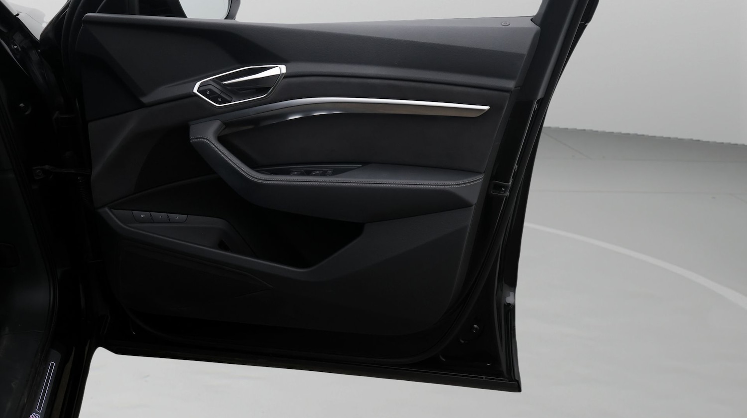 Used Audi Q8 2023 for sale - 77779509: Photo 15