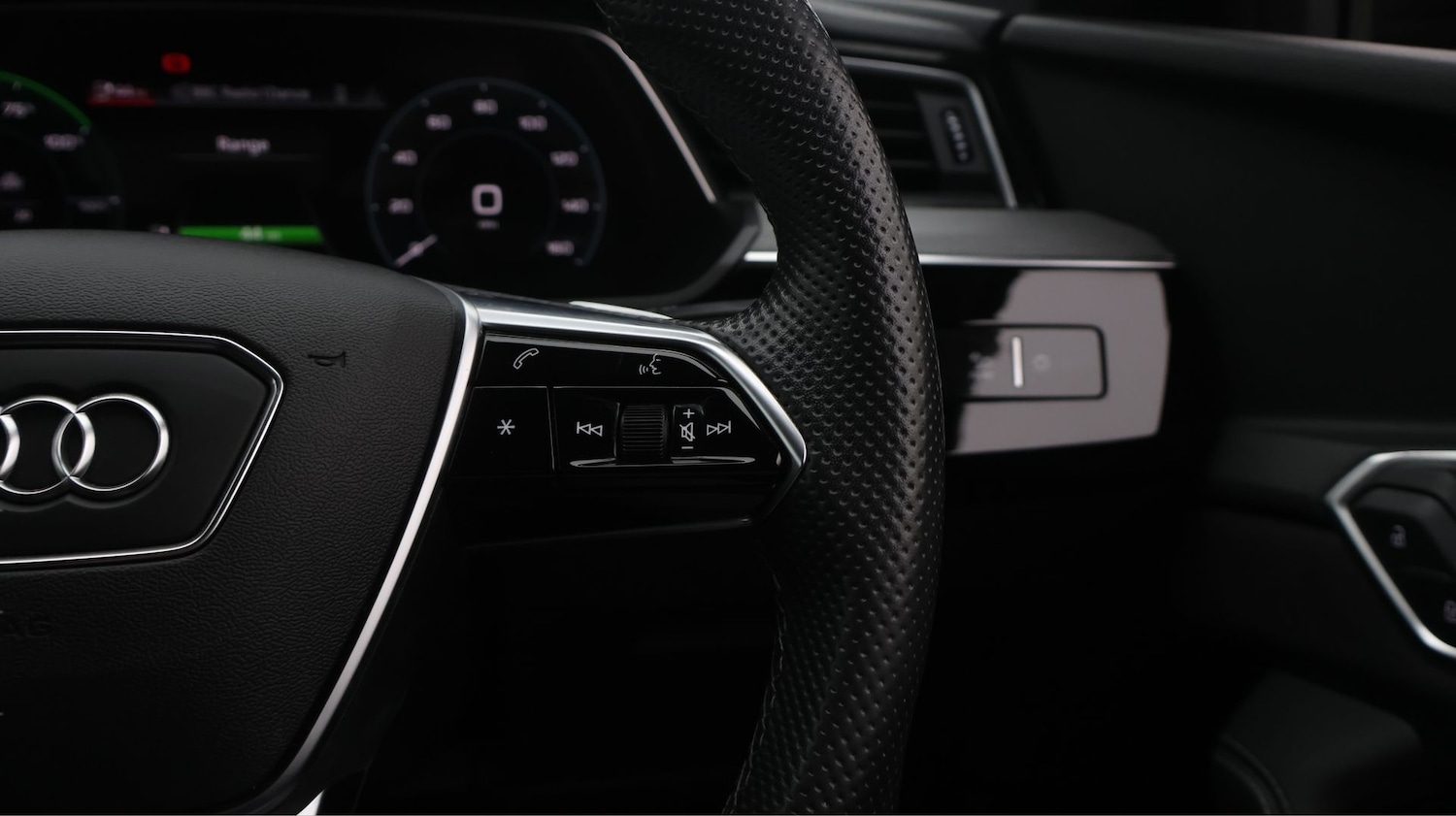 Used Audi Q8 2023 for sale - 77779509: Photo 22