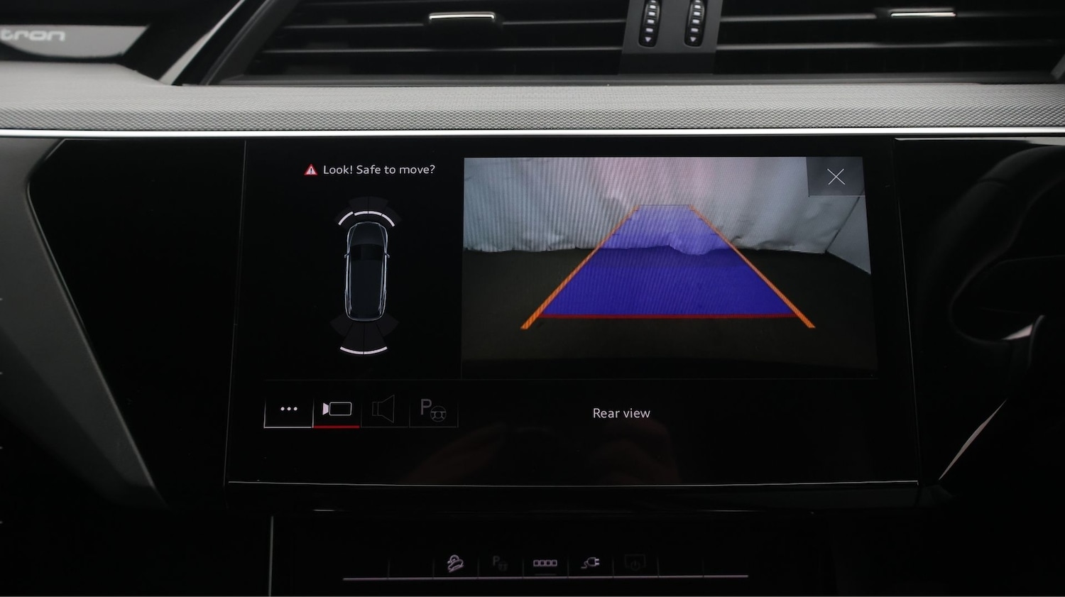 Used Audi Q8 2023 for sale - 77779509: Photo 24