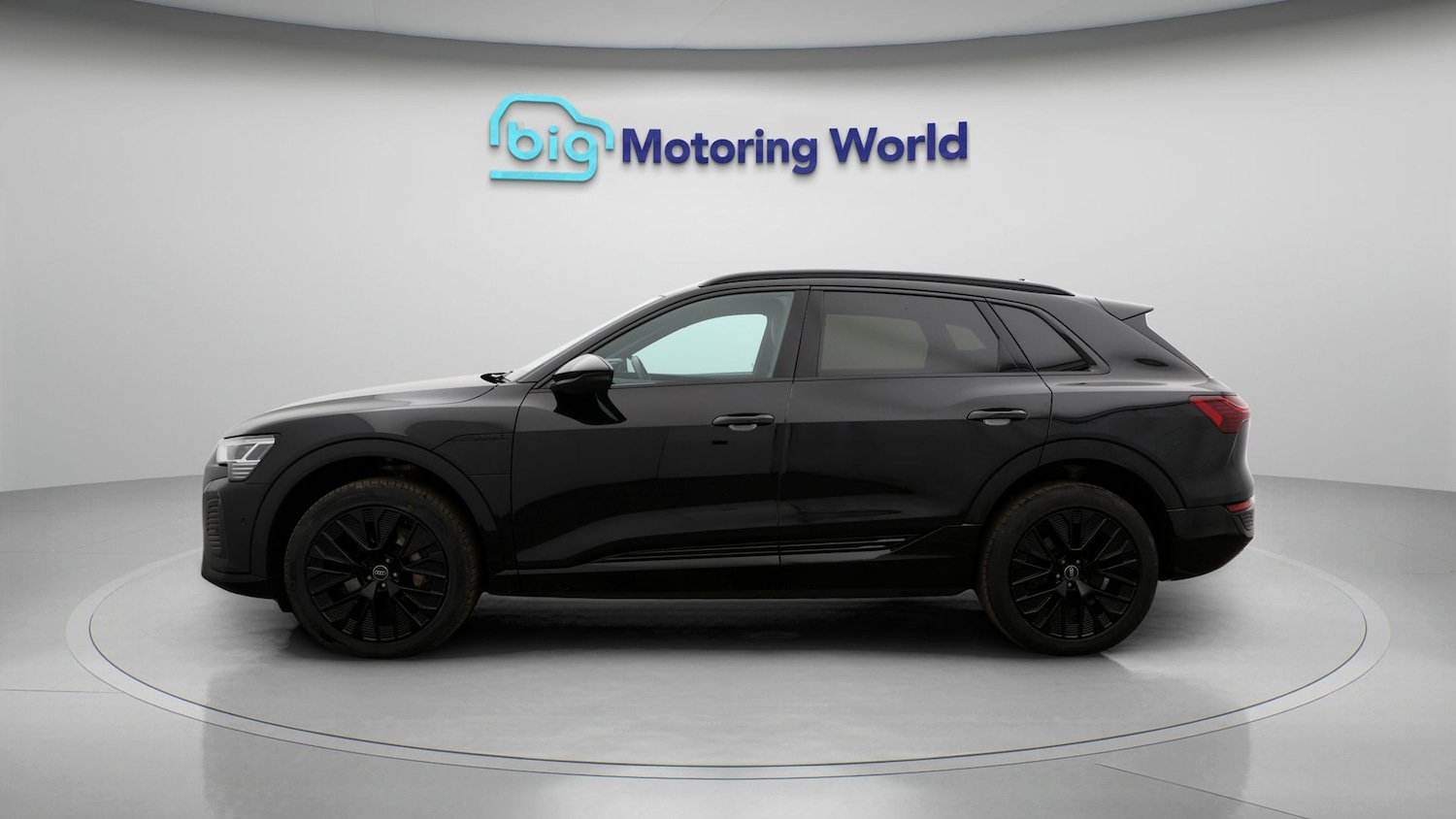 Used Audi Q8 2023 for sale - 77779509: Photo 4