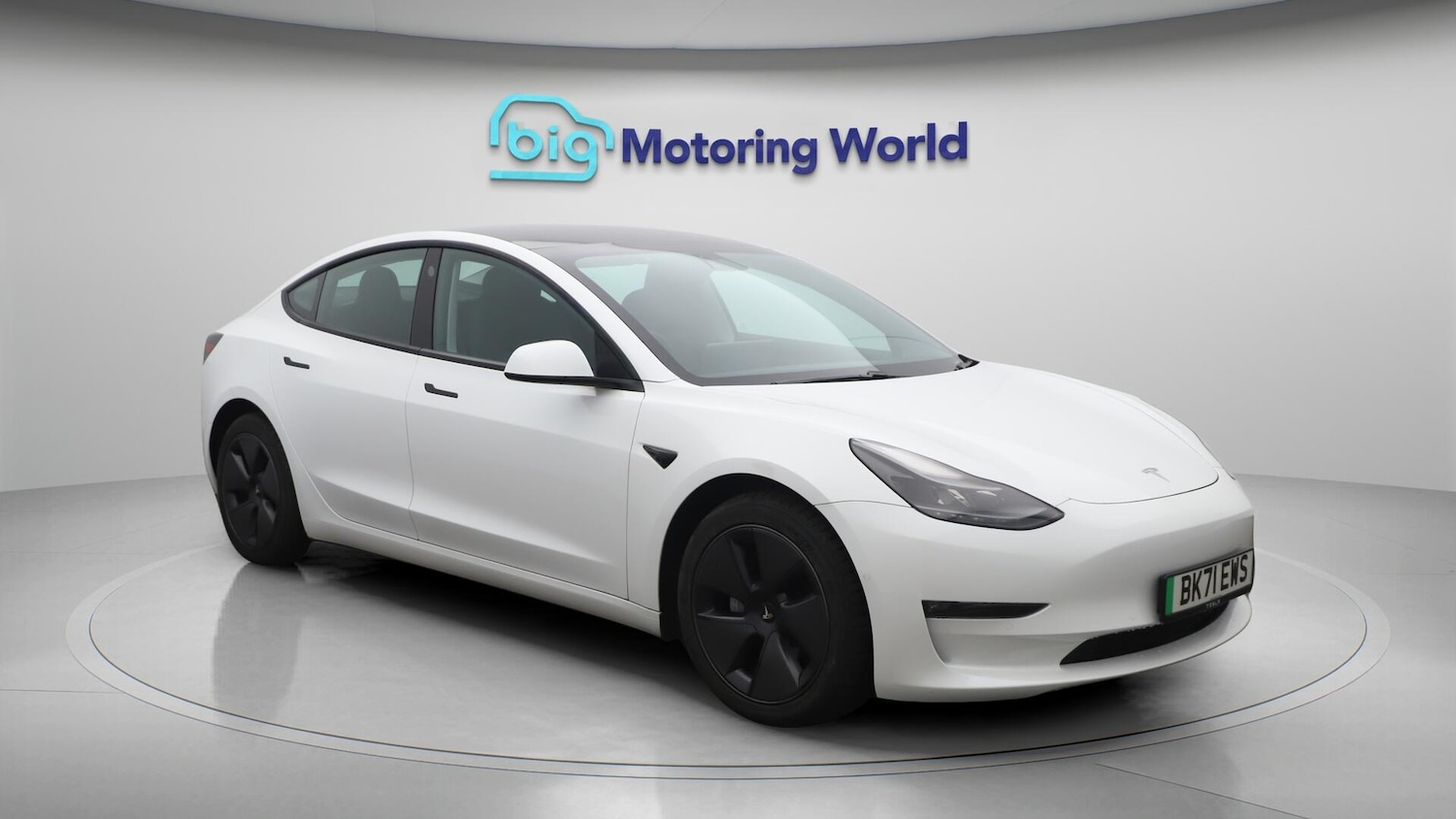 Used Tesla Model 3 2021 for sale - 76199865: Photo 2