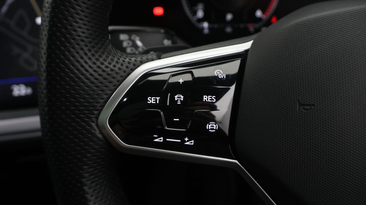 Used Volkswagen Touareg 2023 for sale - 77492306: Photo 28