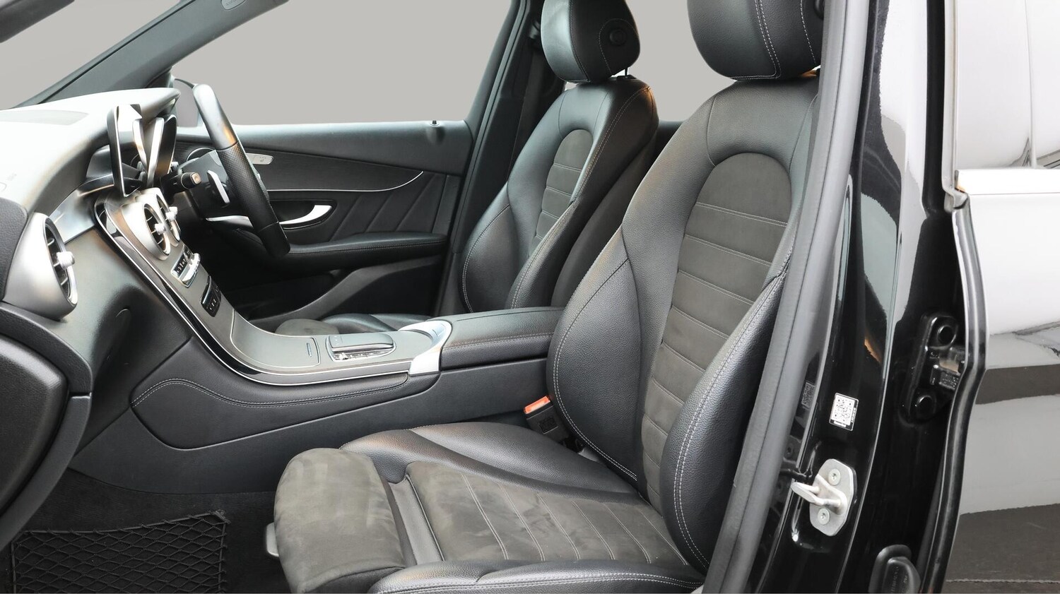 Used Mercedes-Benz GLC 2020 for sale - 76269808: Photo 15