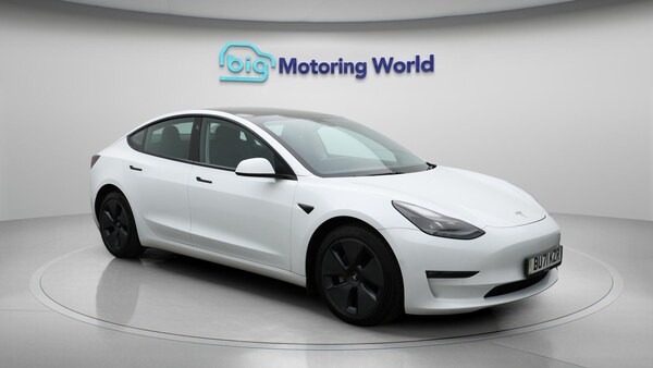 Used Tesla Model 3 2021 for sale - 76215338: Photo 2