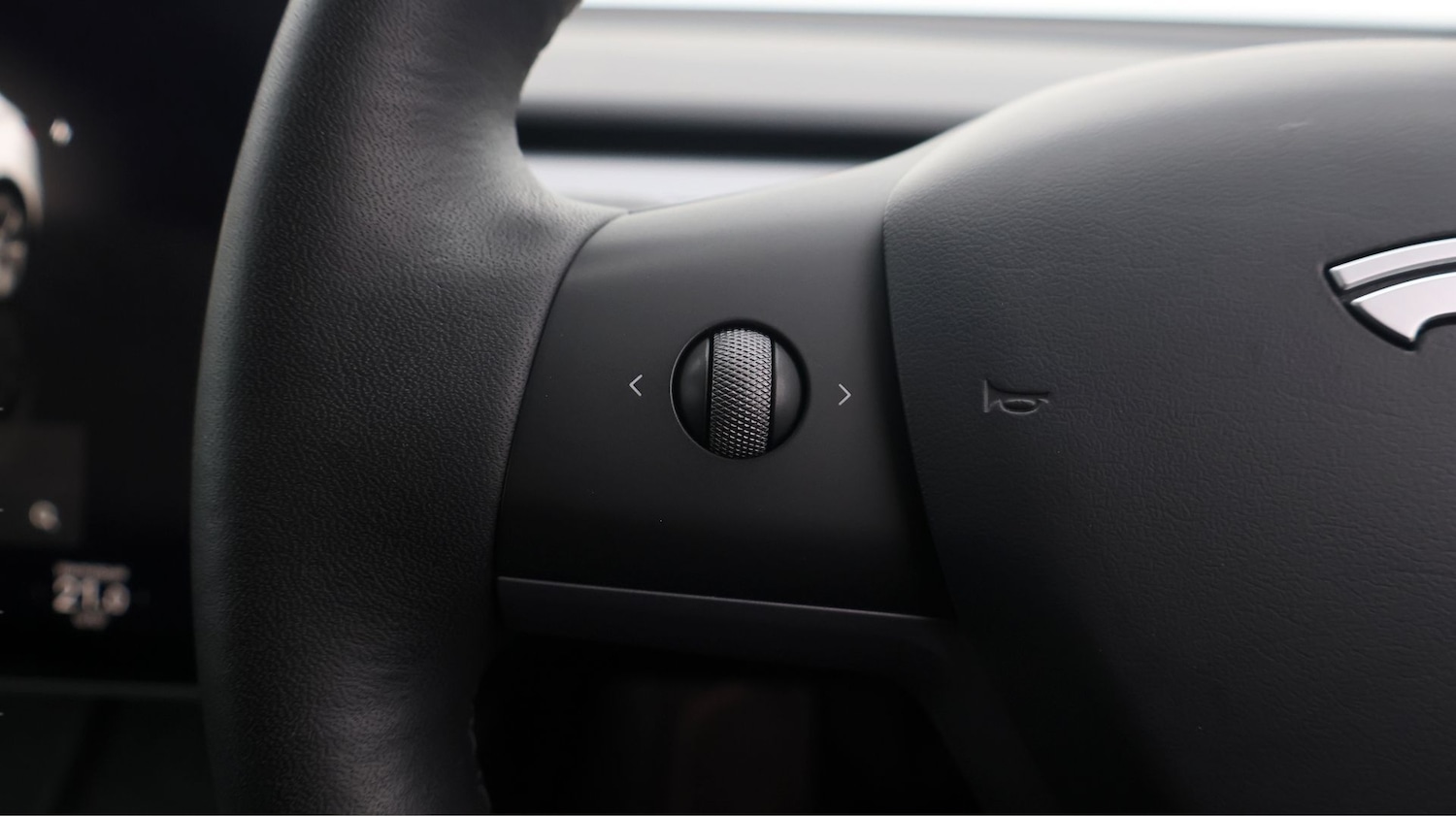 Used Tesla Model Y 2023 for sale - 76817455: Photo 25