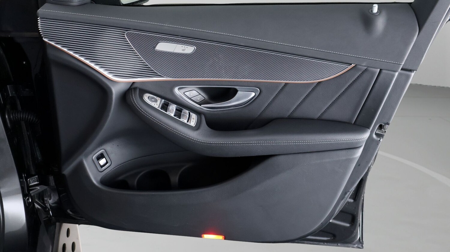 Used Mercedes-Benz EQC 2022 for sale - 77963016: Photo 15