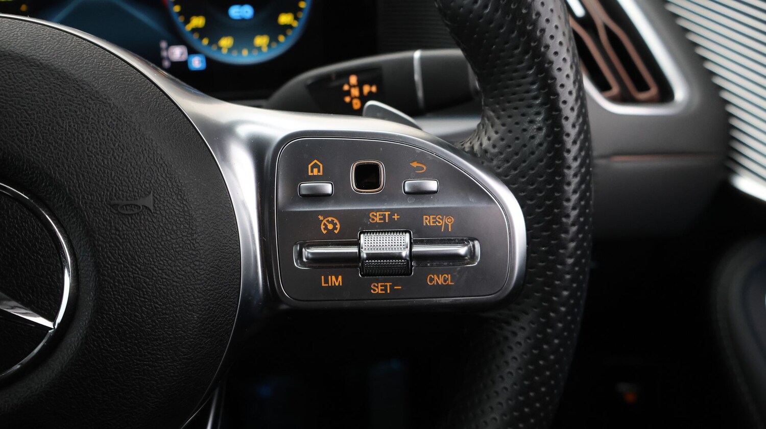 Used Mercedes-Benz EQC 2022 for sale - 77963016: Photo 26