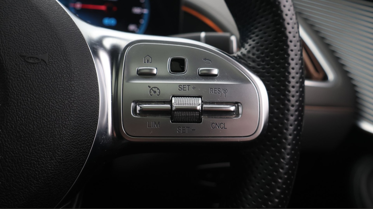 Used Mercedes-Benz EQC 2022 for sale - 77650987: Photo 25