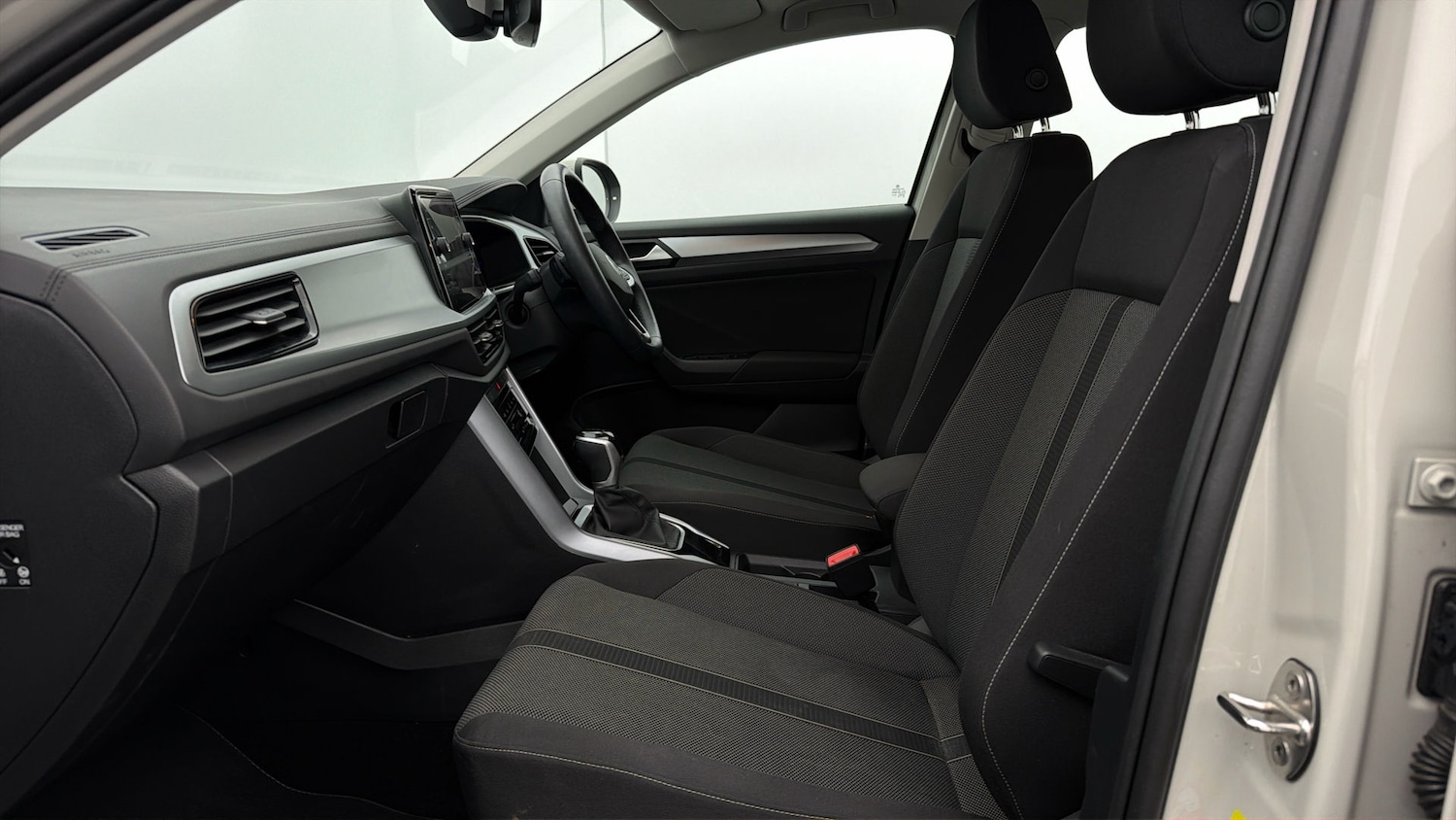 Used Volkswagen T-Roc 2023 for sale - 78196660: Photo 13