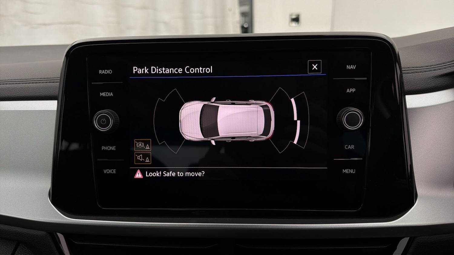 Used Volkswagen T-Roc 2023 for sale - 78196660: Photo 25