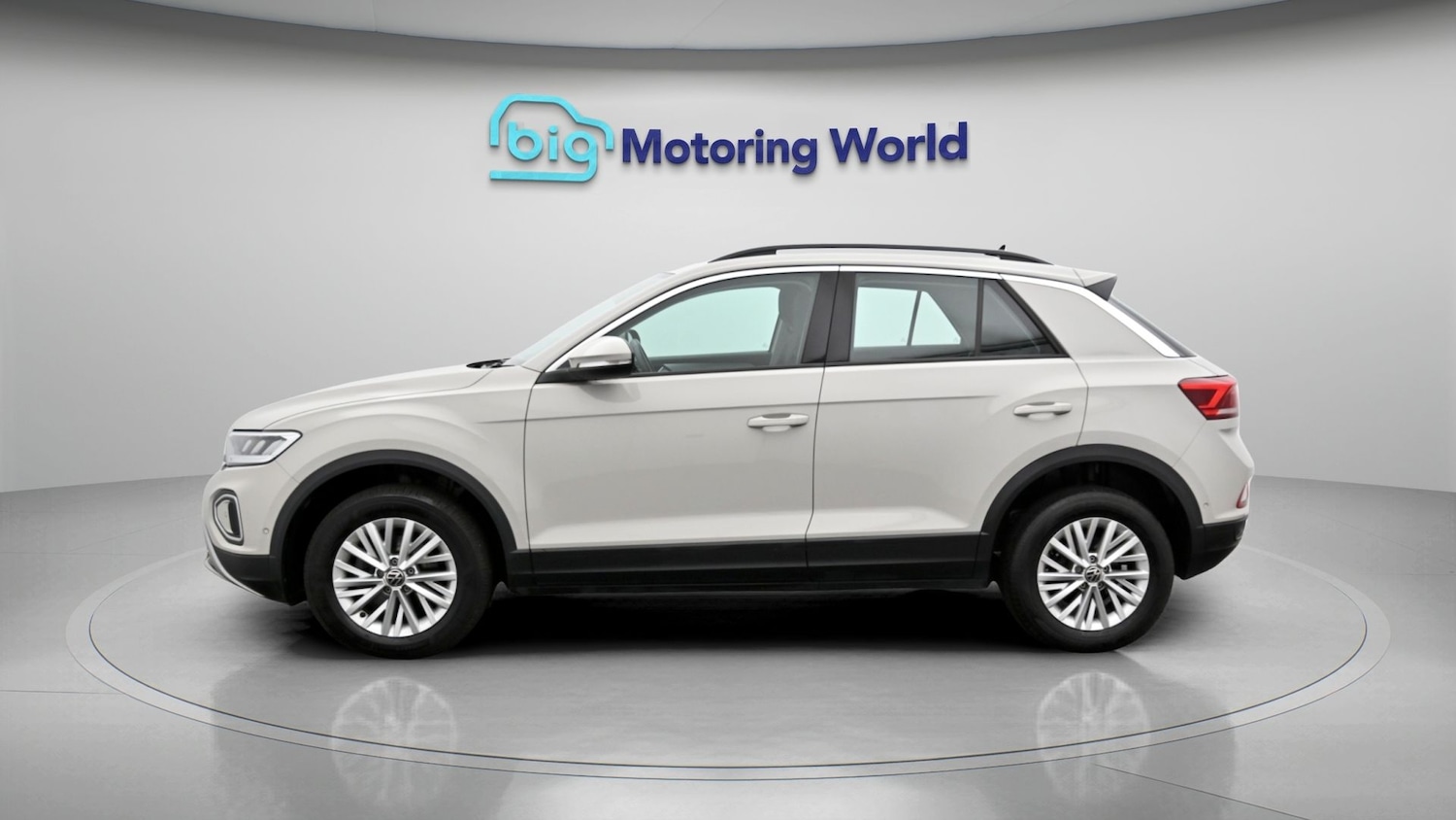 Used Volkswagen T-Roc 2023 for sale - 78196660: Photo 4