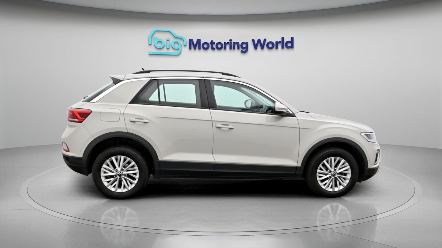 Used Volkswagen T-Roc 2023 for sale - 78196660: Photo 8