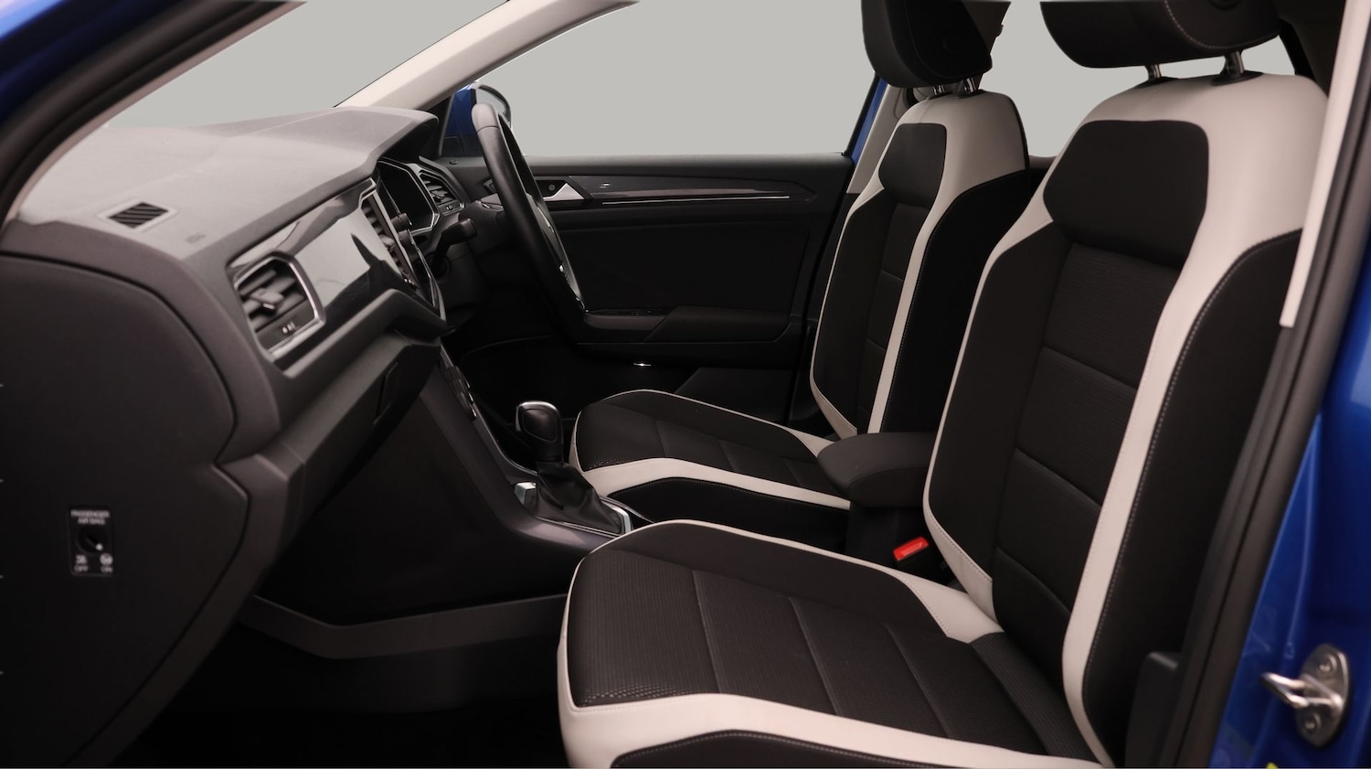 Used Volkswagen T-Roc 2021 for sale - 77747524: Photo 14