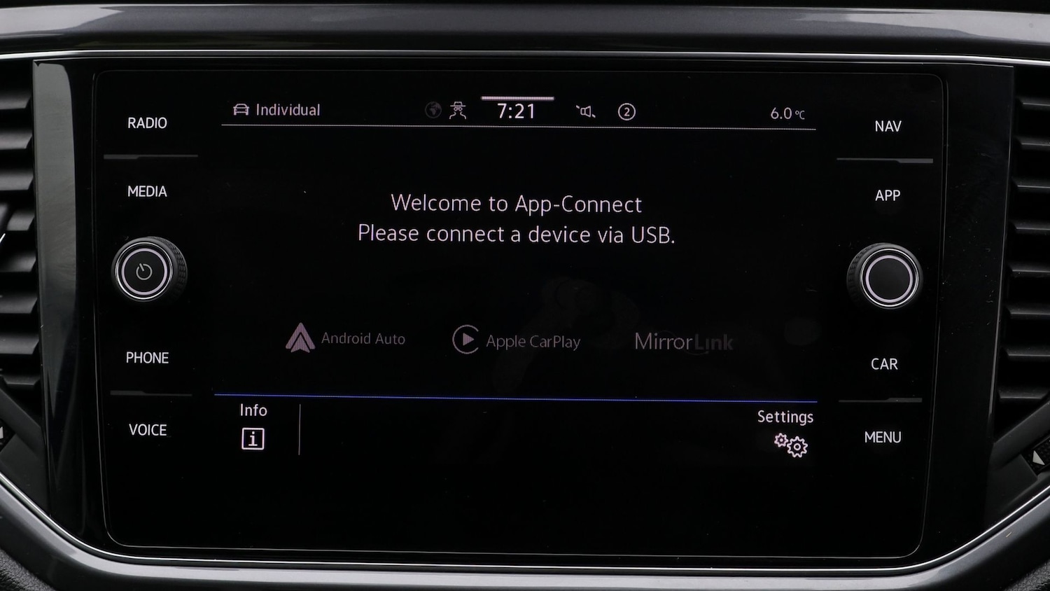 Used Volkswagen T-Roc 2021 for sale - 77747524: Photo 21