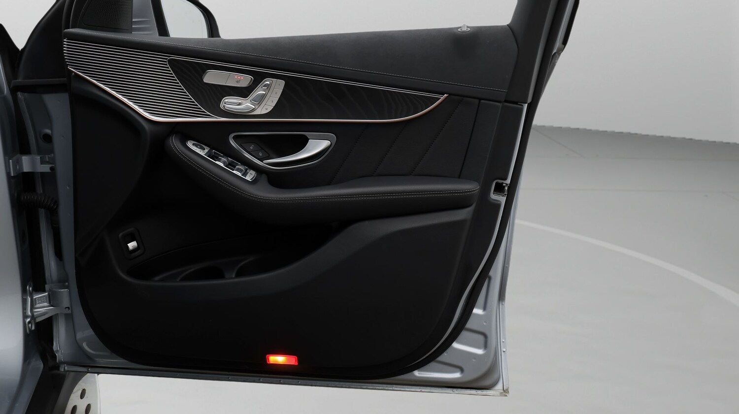 Used Mercedes-Benz EQC 2023 for sale - 77687490: Photo 15