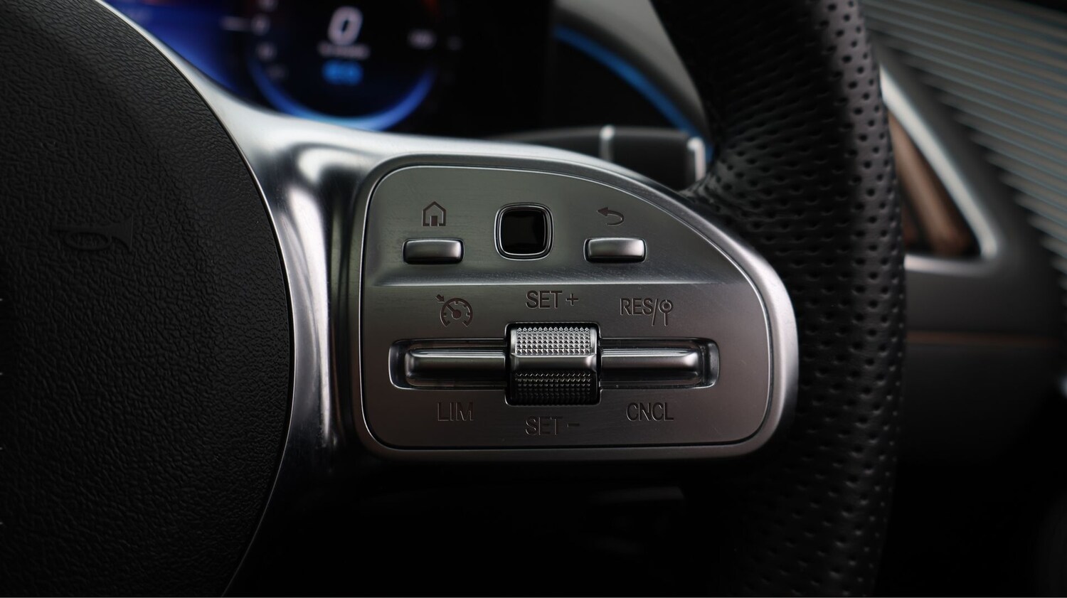 Used Mercedes-Benz EQC 2023 for sale - 77687490: Photo 25