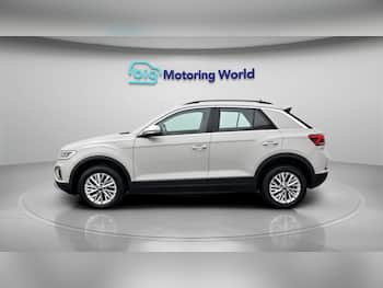 Used Volkswagen T-Roc 2023 for sale - 79641181: Photo