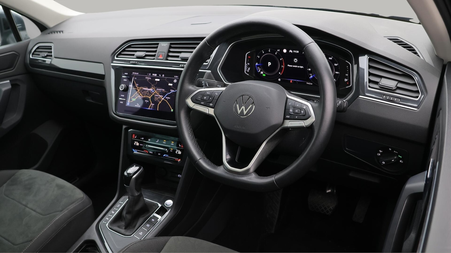 Used Volkswagen Tiguan 2022 for sale - 76432869: Photo 10